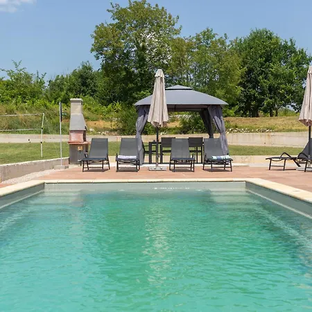 بيت للعطل 3 Bedroom Stunning In *